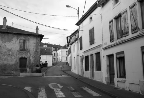 Rue de Lasalle en 2009 (photographie noir et blanc : Jean-Luc Gouret)